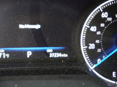 Used 2022 Toyota Venza XLE AWD/4WD image 7