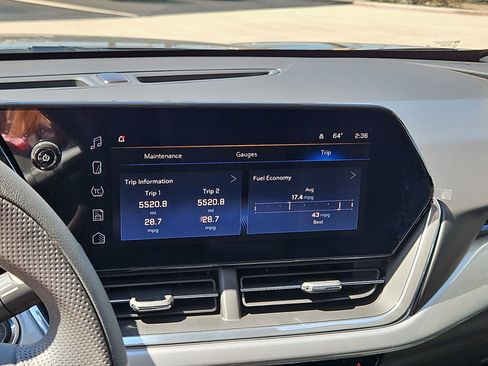 Certified 2025 Chevrolet Trax LT image 17