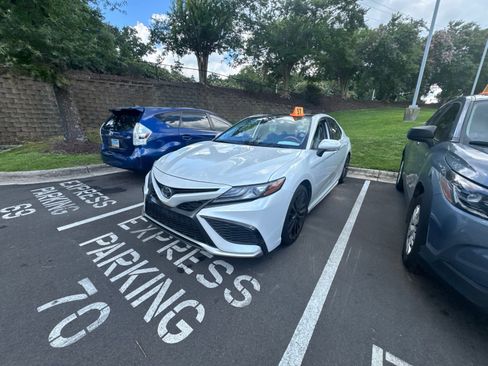 Used 2021 Toyota Camry XSE w/ Navigation Package FWD image 14