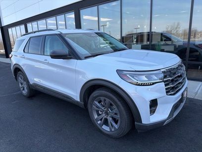 New 2026 Ford Explorer Active w/ Active Comfort Package