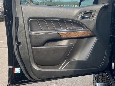 Used 2022 GMC Canyon Denali image 25