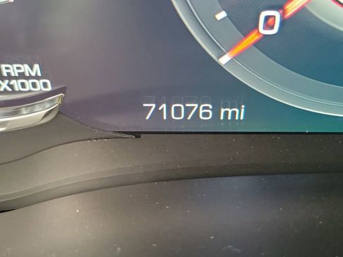 Used 2020 Cadillac Escalade Luxury RWD image 29