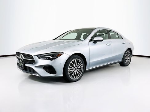 Used 2025 Mercedes-Benz CLA 250 image 3