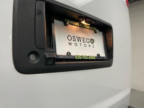 Used 2019 Chevrolet Express 3500 w/ Driver Convenience Package image 11