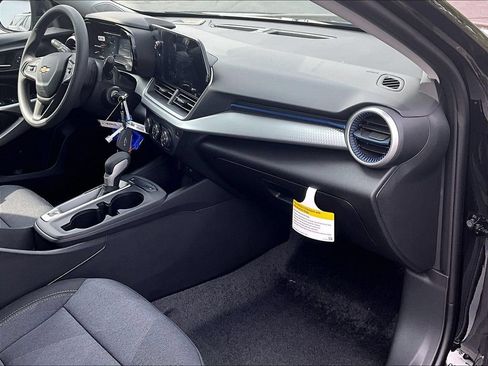New 2026 Chevrolet Trax LS w/ LS Convenience Package FWD image 10