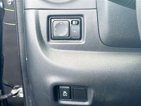 Used 2019 Nissan Versa SV image 11