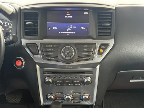 Used 2017 Nissan Pathfinder SL AWD/4WD image 25