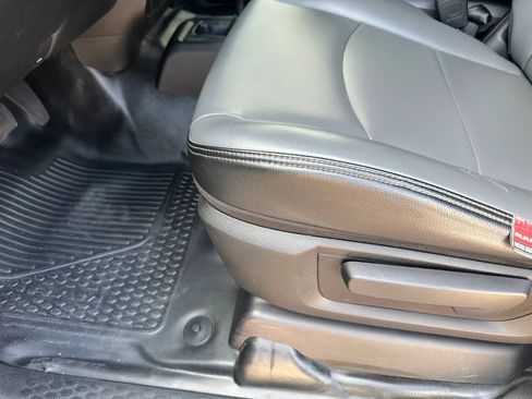 Used 2022 RAM 2500 Tradesman AWD/4WD image 32