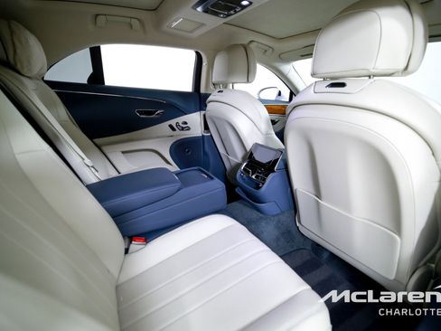 Used 2023 Bentley Flying Spur Plug-In Hybrid image 25