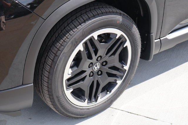 New 2026 Honda Pilot Touring image 2