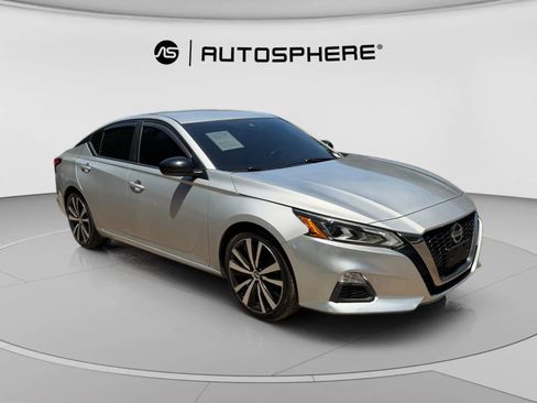 Used 2020 Nissan Altima 2.5 SR FWD image 12