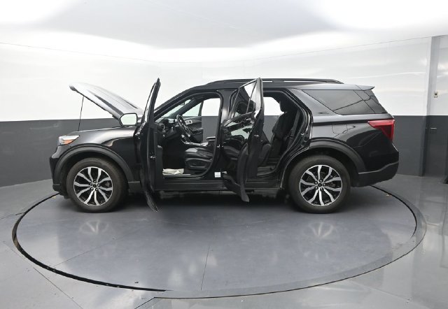 Used 2022 Ford Explorer ST-Line AWD/4WD image 42