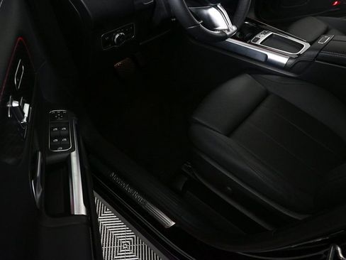 Used 2025 Mercedes-Benz GLB 250 image 7