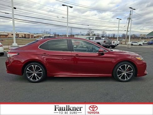 Used 2018 Toyota Camry L image 7