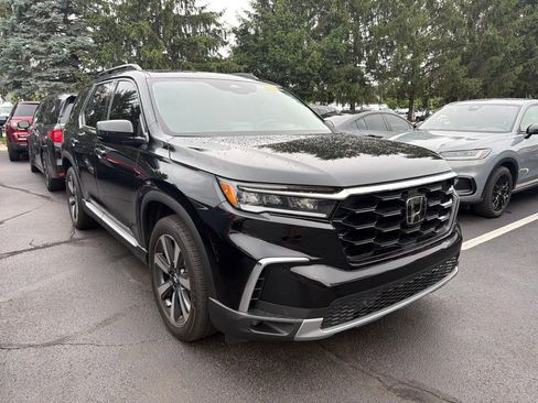 Used 2024 Honda Pilot Touring image 4