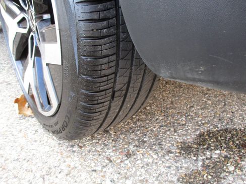 Used 2022 Volkswagen Taos SEL image 36