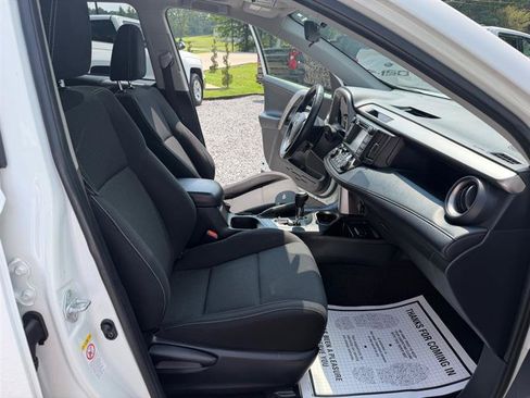 Used 2018 Toyota RAV4 XLE FWD image 15