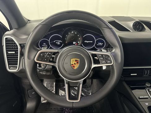 Certified 2023 Porsche Cayenne Platinum Edition AWD/4WD image 36