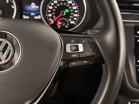 Used 2019 Volkswagen Tiguan SE FWD image 22