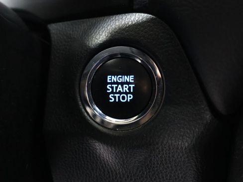 Used 2022 Toyota RAV4 XLE image 23