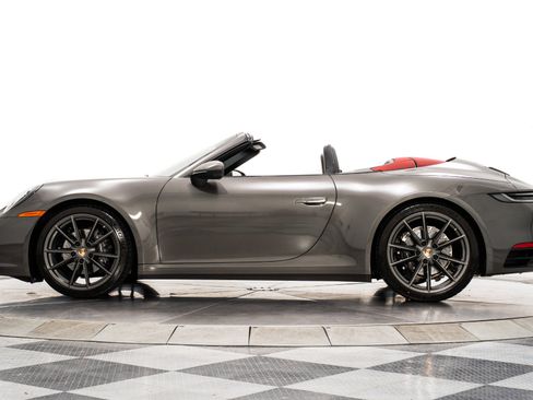 Used 2024 Porsche 911 Carrera image 6