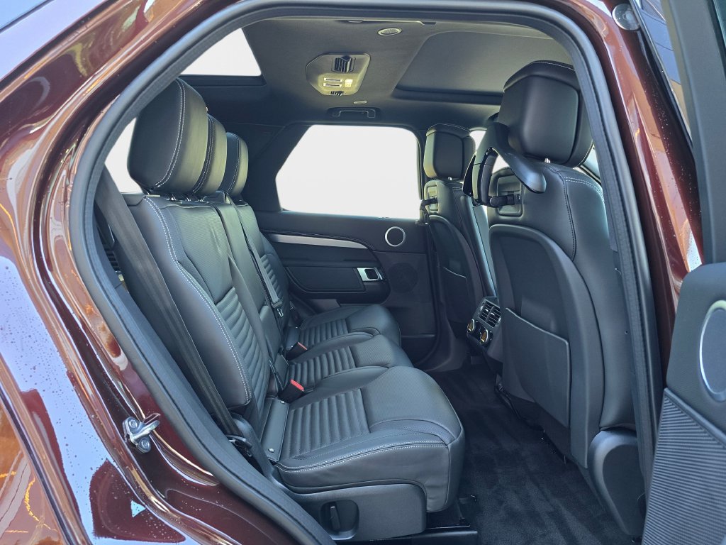 New 2026 Land Rover Discovery Limited Edition AWD/4WD image 11