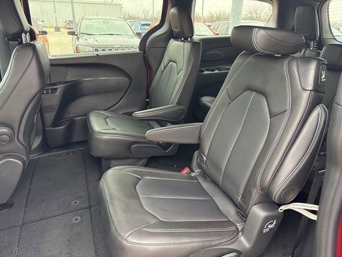 New 2026 Chrysler Voyager LX image 21