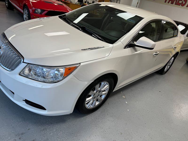Used 2012 Buick LaCrosse Convenience FWD image 4