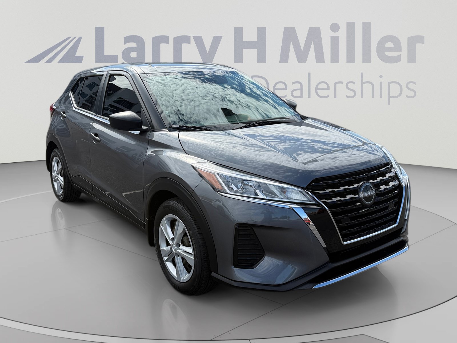 Used 2024 Nissan Kicks S FWD image 7