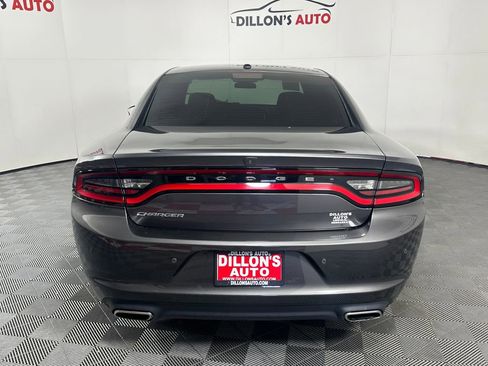 Used 2020 Dodge Charger SXT RWD image 5