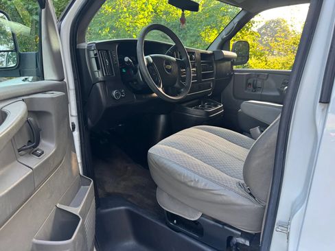 Used 2011 Chevrolet Express 3500 LT w/ LT Preferred Equipment Group RWD image 13