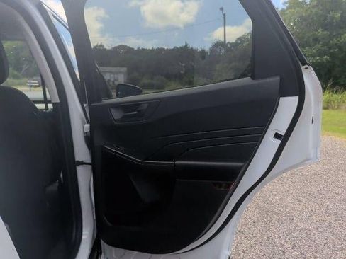 Used 2022 Ford Escape SE AWD/4WD image 12