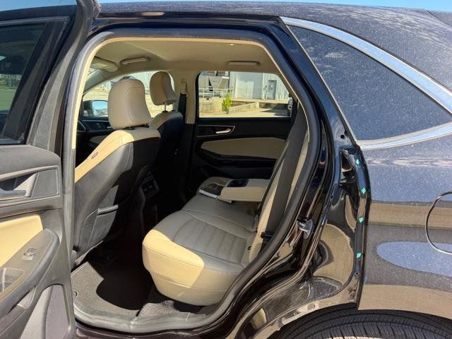 Used 2024 Ford Edge SEL AWD/4WD image 7