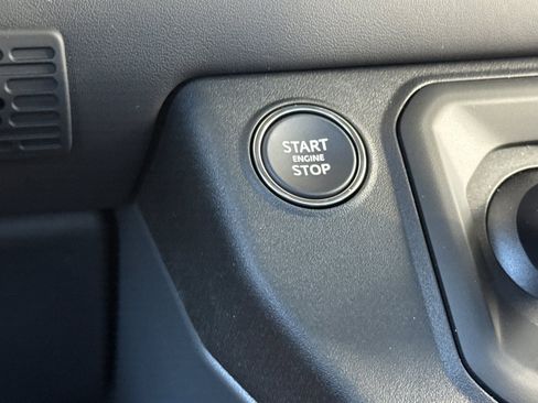 New 2025 Land Rover Defender 110 X-Dynamic SE AWD/4WD image 23