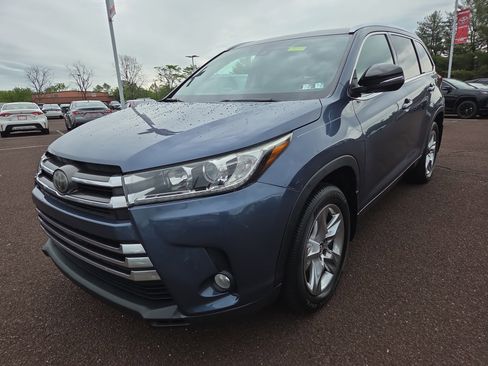 Used 2017 Toyota Highlander Limited AWD/4WD image 7