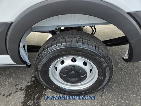 New 2026 Ford Transit 250 148 Medium Roof RWD image 9