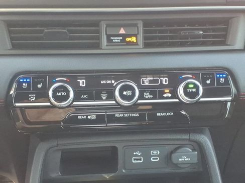 Used 2025 Honda Pilot Black Edition image 25