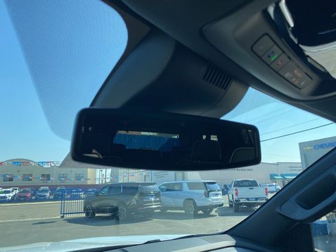 New 2026 Chevrolet Suburban Premier image 38