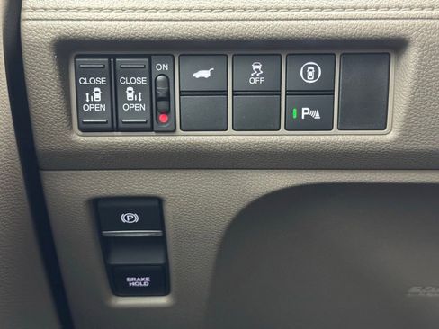 Used 2023 Honda Odyssey Elite image 19