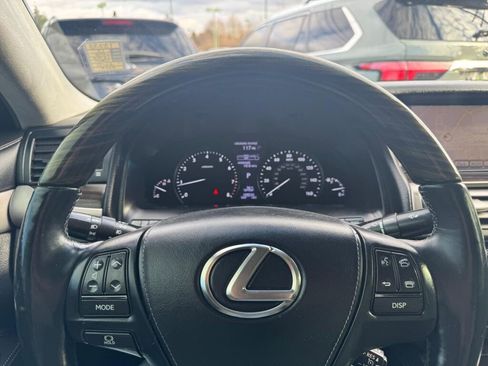 Used 2013 Lexus LS 460 AWD w/ Ultra Luxury Pkg image 18
