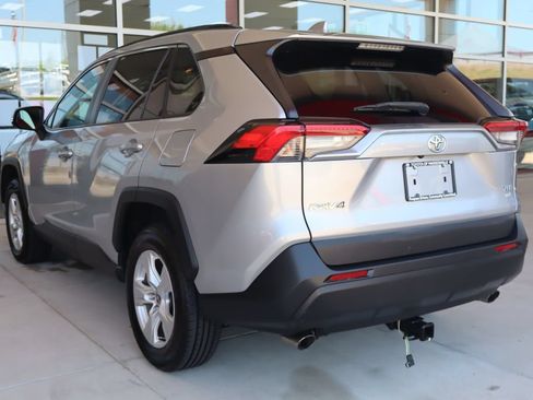 Used 2021 Toyota RAV4 XLE AWD/4WD image 6