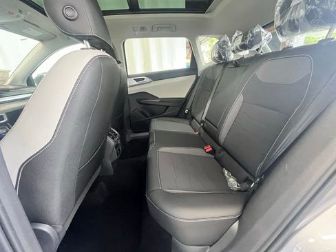 New 2025 Volkswagen Taos SE image 24