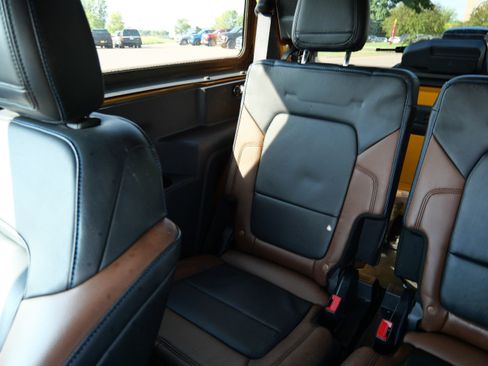 Used 2021 Ford Bronco Outer Banks w/ Sasquatch Package AWD/4WD image 12