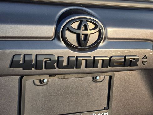Used 2020 Toyota 4Runner SR5 Premium w/ Moonroof Package RWD image 38