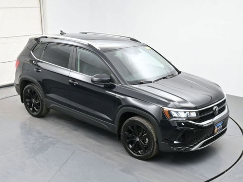 Used 2023 Volkswagen Taos SE AWD/4WD image 33