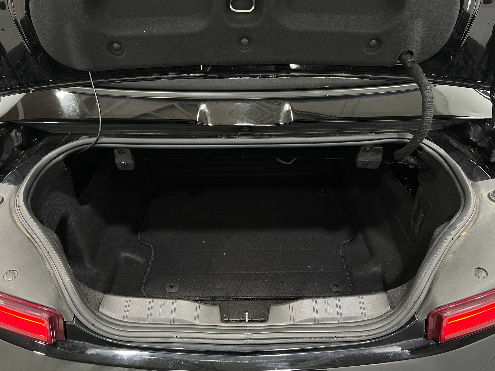 Used 2018 Chevrolet Camaro SS RWD image 24