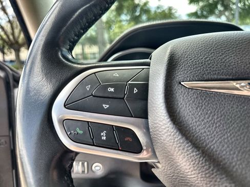 Used 2020 Chrysler 300 Touring w/ Sport Appearance Package RWD image 31