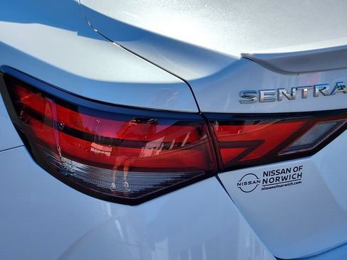 Certified 2023 Nissan Sentra SR w/ Trunk Package FWD image 10