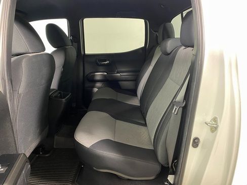 Certified 2022 Toyota Tacoma 4x4 Double Cab image 11