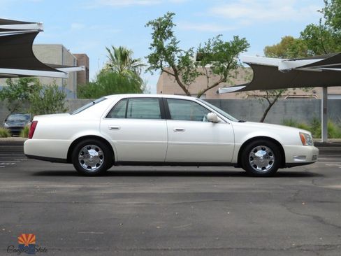Used 2002 Cadillac De Ville DHS w/ Safety/Security Pkg FWD image 2